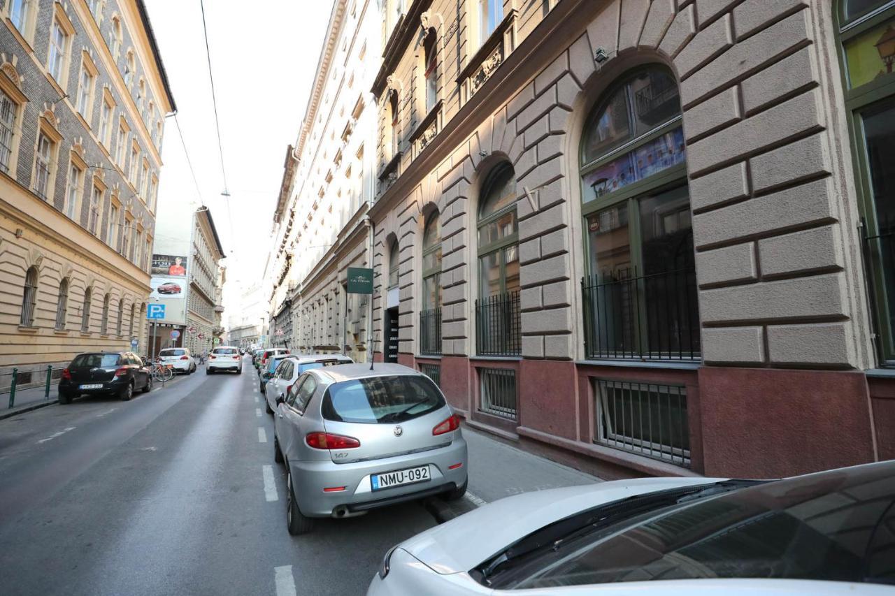 Hotel California Budapeste Exterior foto